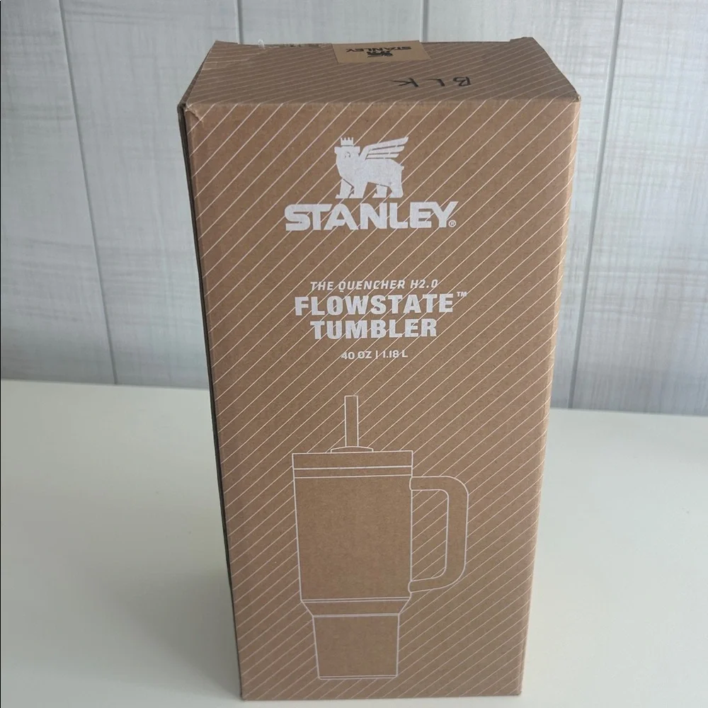 Stanley Quencher H2.0 Tumbler Black with Iridescent Lid - Picture 7 of 8